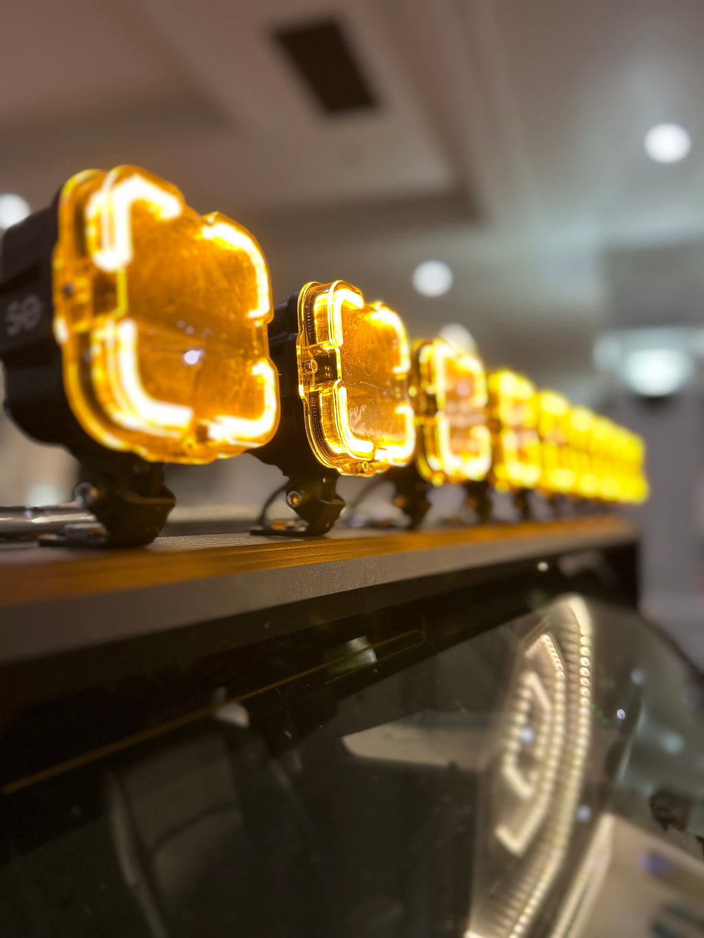 Shoreline Offroad Pro Series Bright White LED (8)-4” Pod Light Bar with Amber DRL (Lights only, bar sold separately)